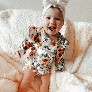 🌻Boho Chic sunflower tasseled long sleeve onesie size 6/12 months